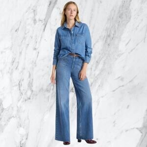 Free Assembly Super High Wide Leg Jeans Patch Pockets Artistic Wash size 10